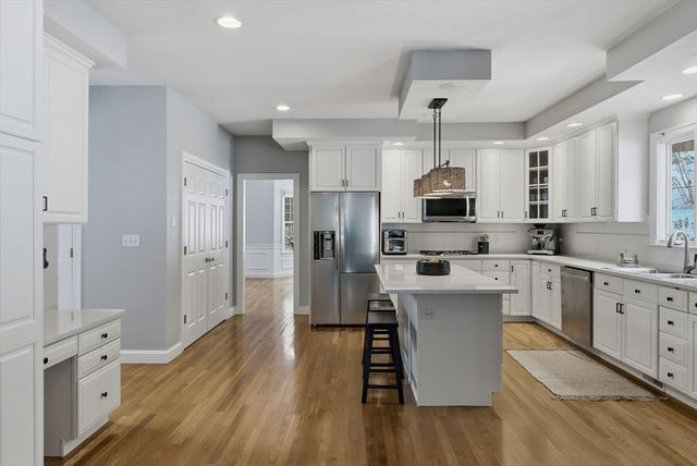 7 Grindstone Ct, Westborough, MA 01581