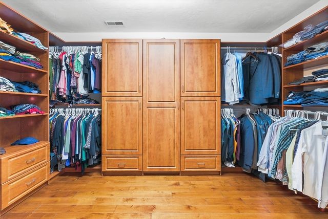 7 Grindstone Ct, Westborough, MA 01581