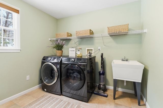 7 Grindstone Ct, Westborough, MA 01581