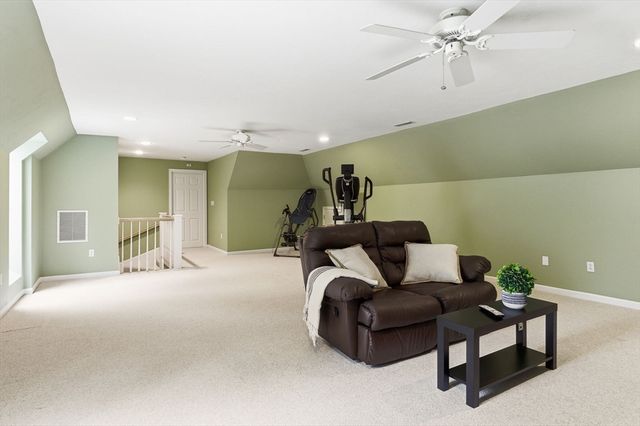 7 Grindstone Ct, Westborough, MA 01581