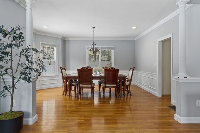 7 Grindstone Ct, Westborough, MA 01581