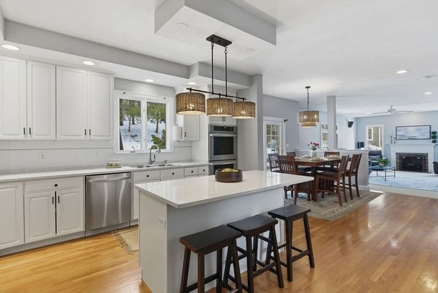 7 Grindstone Ct, Westborough, MA 01581