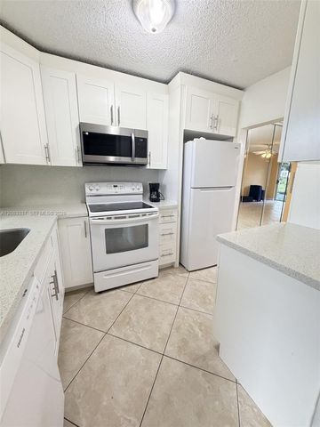 9949 Sandalfoot Boulevard 514, Boca Raton, FL 33428