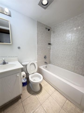 9949 Sandalfoot Boulevard 514, Boca Raton, FL 33428