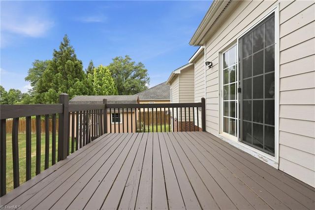 5410 Stone Crossing Drive, Winston-salem, NC 27104
