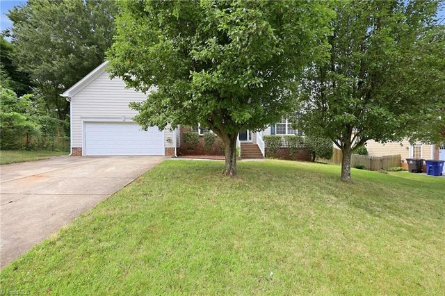 5410 Stone Crossing Drive, Winston-salem, NC 27104