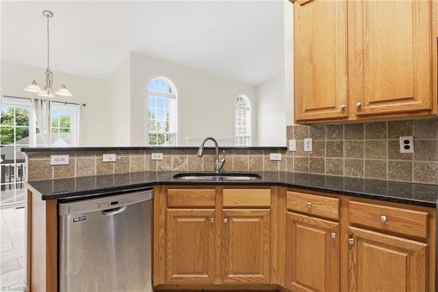 5410 Stone Crossing Drive, Winston-salem, NC 27104