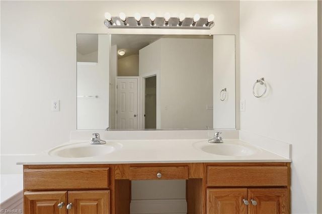 5410 Stone Crossing Drive, Winston-salem, NC 27104