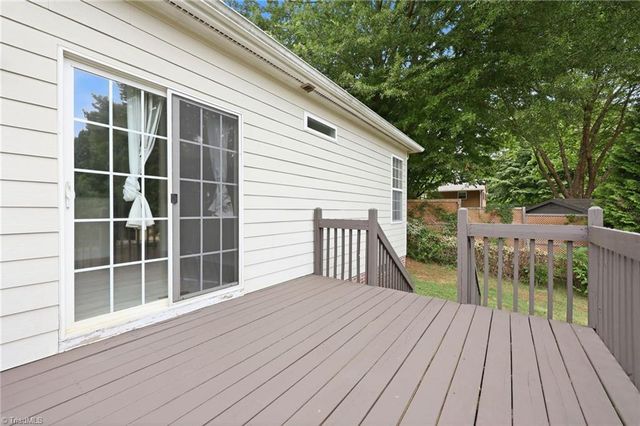 5410 Stone Crossing Drive, Winston-salem, NC 27104