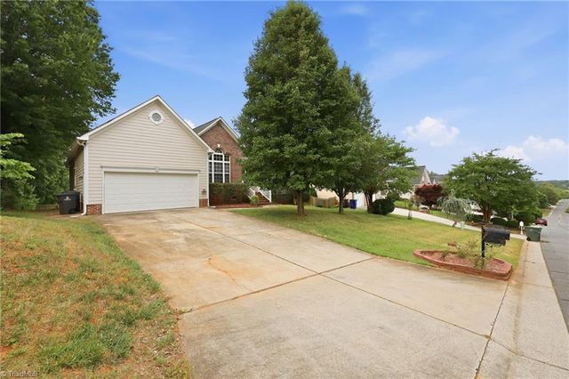 5410 Stone Crossing Drive, Winston-salem, NC 27104