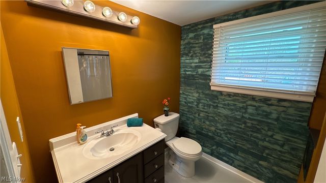 300 Concord Drive, Lorain, OH 44052