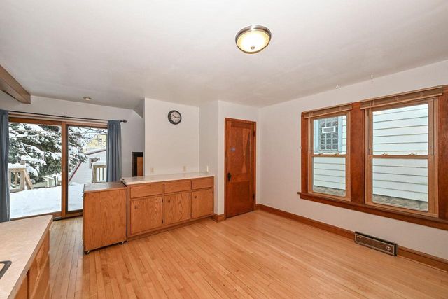 2824 S Lenox STREET, Milwaukee, WI 53207