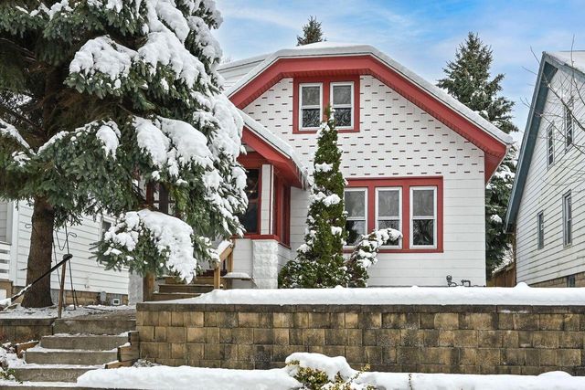 2824 S Lenox STREET, Milwaukee, WI 53207