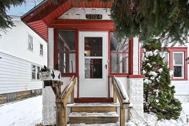 2824 S Lenox STREET, Milwaukee, WI 53207