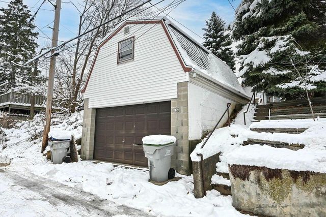 2824 S Lenox STREET, Milwaukee, WI 53207