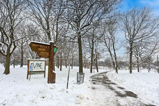 2824 S Lenox STREET, Milwaukee, WI 53207