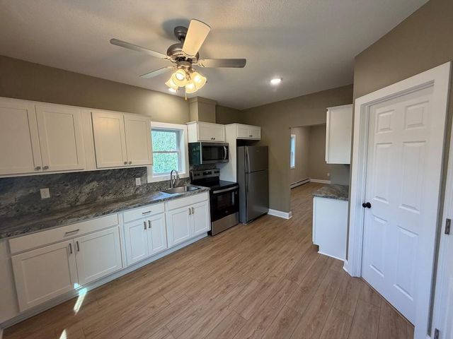 892 4th Street E, Saint Paul, MN 55106