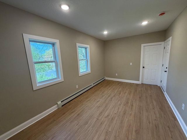 892 4th Street E, Saint Paul, MN 55106