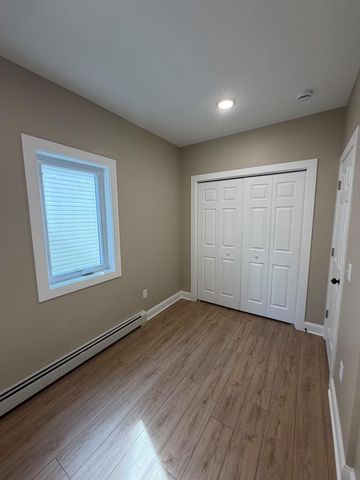 892 4th Street E, Saint Paul, MN 55106