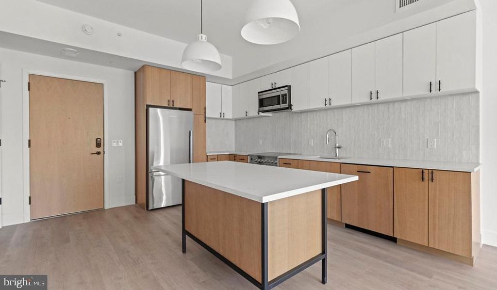 10511 STRATHMORE HALL ST #2B-3B-309, North Bethesda, MD 20852