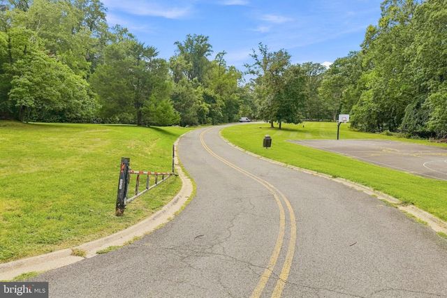 8004 ALLENTOWN RD, Fort Washington, MD 20744