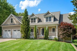 10 Gloucester Road, Westwood, MA 02090