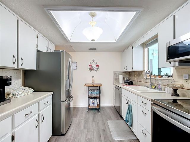 8955 SW 104TH PLACE, Ocala, FL 34481