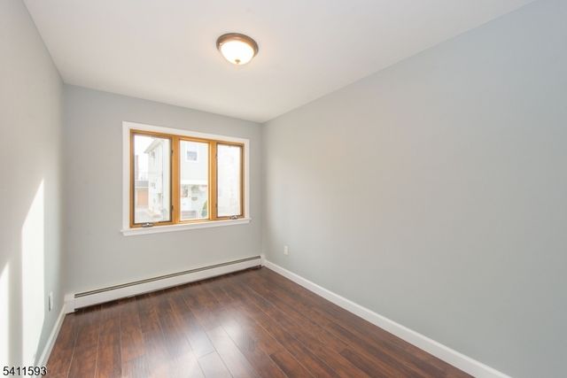 46 Center St, Clifton City, NJ 07011