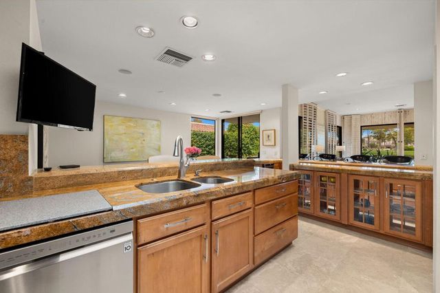 24 Columbia Drive, Rancho Mirage, CA 92270