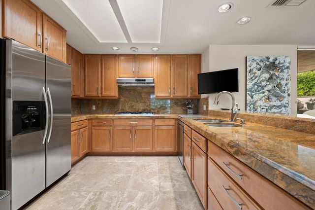 24 Columbia Drive, Rancho Mirage, CA 92270