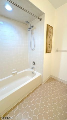 52 Cambridge Ct, Madison Boro, NJ 07940