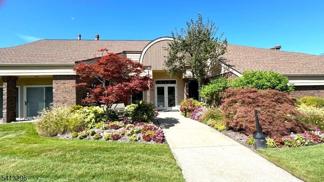 52 Cambridge Ct, Madison Boro, NJ 07940