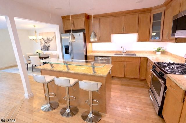 52 Cambridge Ct, Madison Boro, NJ 07940