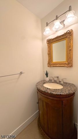 52 Cambridge Ct, Madison Boro, NJ 07940