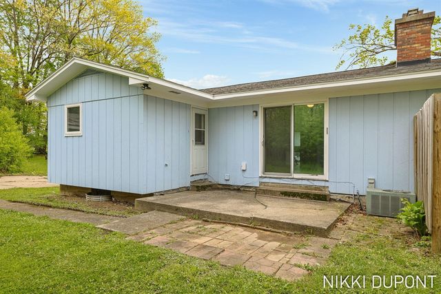 2417-2419 Edgewood Avenue, Grand Rapids, MI 49546