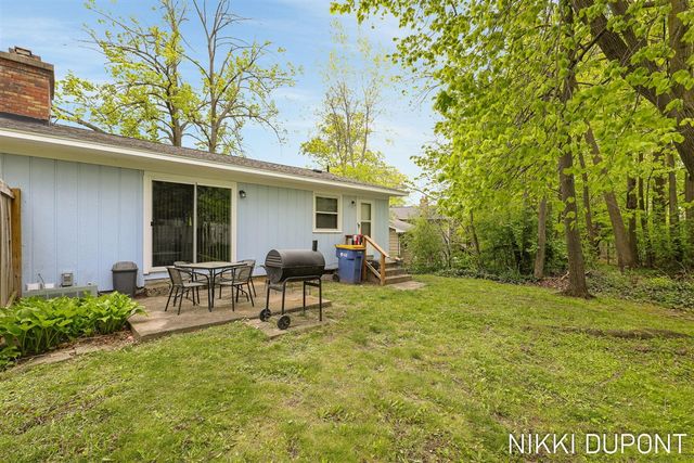 2417-2419 Edgewood Avenue, Grand Rapids, MI 49546