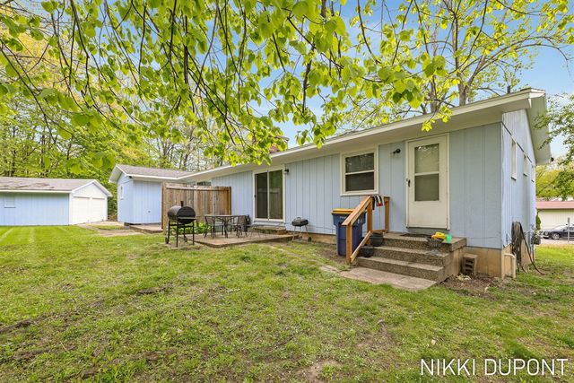 2417-2419 Edgewood Avenue, Grand Rapids, MI 49546