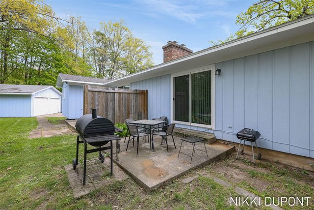 2417-2419 Edgewood Avenue, Grand Rapids, MI 49546