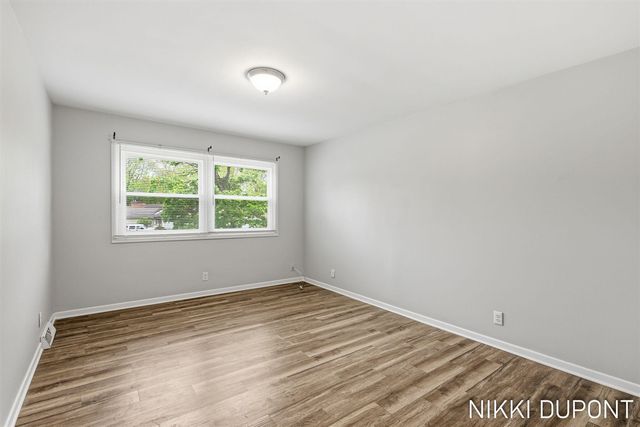 2417-2419 Edgewood Avenue, Grand Rapids, MI 49546