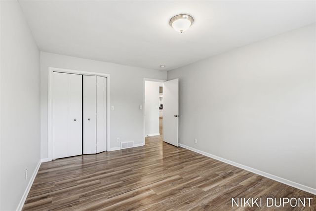 2417-2419 Edgewood Avenue, Grand Rapids, MI 49546