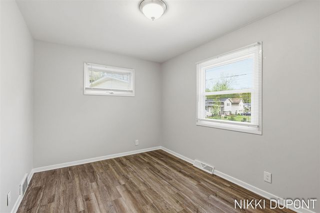 2417-2419 Edgewood Avenue, Grand Rapids, MI 49546