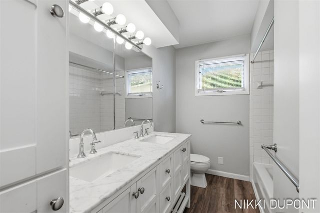2417-2419 Edgewood Avenue, Grand Rapids, MI 49546