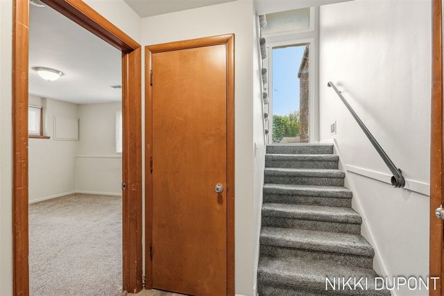 2417-2419 Edgewood Avenue, Grand Rapids, MI 49546