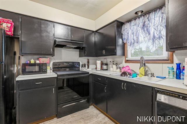 2417-2419 Edgewood Avenue, Grand Rapids, MI 49546