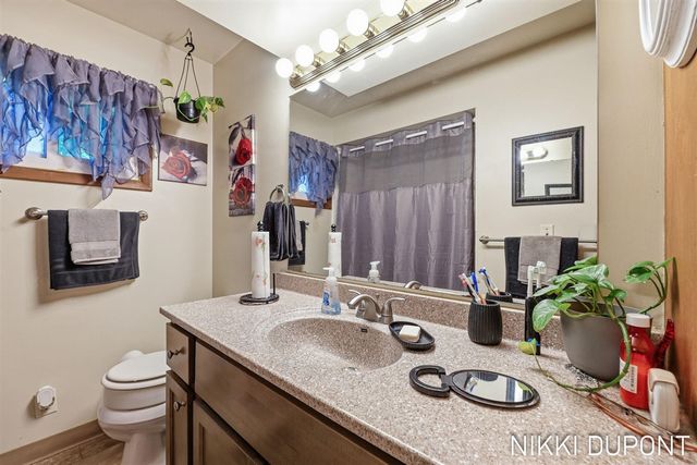 2417-2419 Edgewood Avenue, Grand Rapids, MI 49546