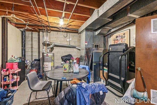 2417-2419 Edgewood Avenue, Grand Rapids, MI 49546