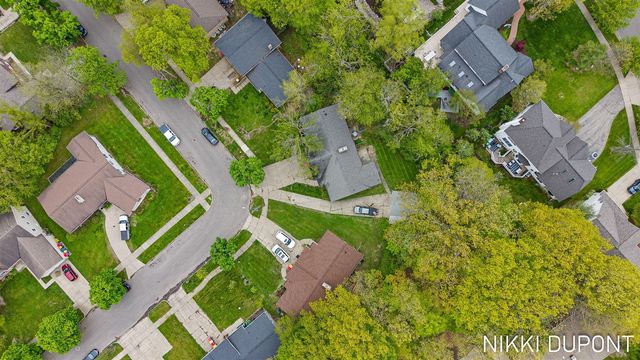 2417-2419 Edgewood Avenue, Grand Rapids, MI 49546
