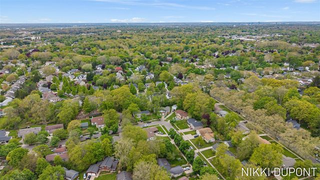 2417-2419 Edgewood Avenue, Grand Rapids, MI 49546