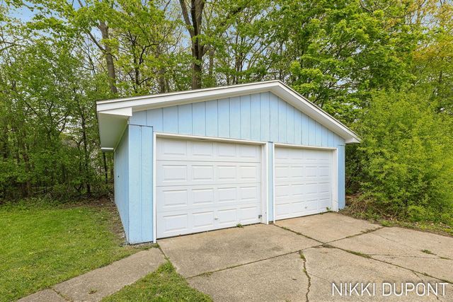 2417-2419 Edgewood Avenue, Grand Rapids, MI 49546