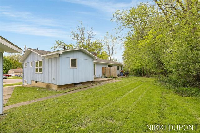2417-2419 Edgewood Avenue, Grand Rapids, MI 49546